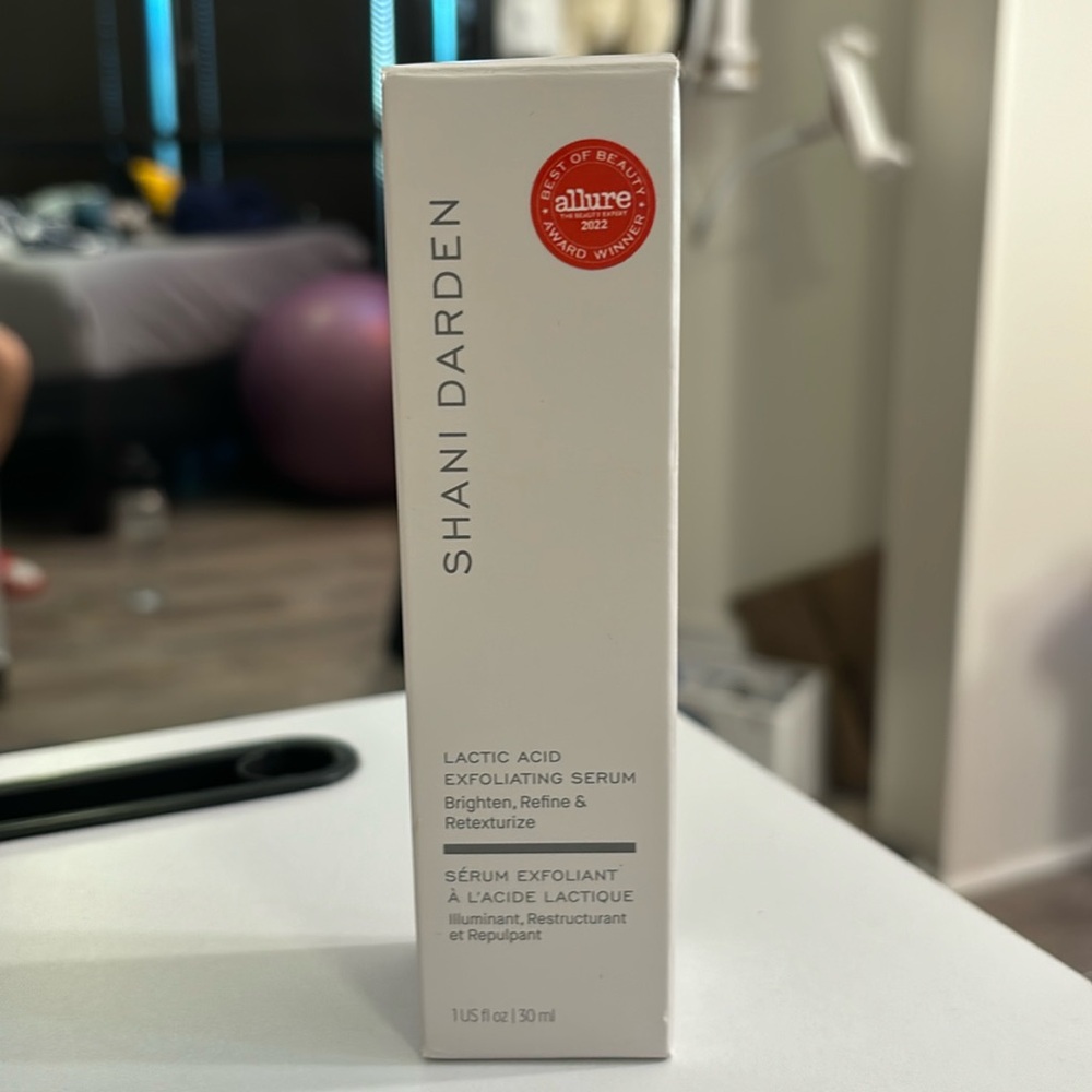 NEW IN BOX!! - Shani Darden Lactic Acid serum, brand new, never opened!!